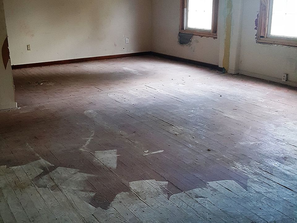 2nd image of 2621 Sullivant Ave