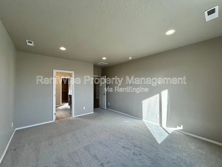 1309 S Jupiter Ave — Photo 12