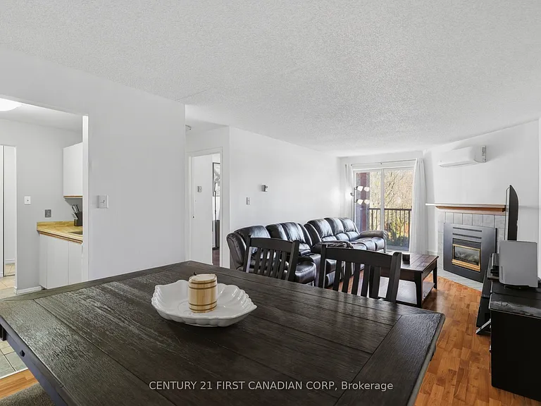 2228 Trafalgar St #201 — Photo 6