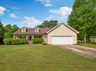 1410 Ponderosa Ave, Guntersville, AL 35950