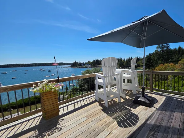 28 City Point Road, Vinalhaven, ME 04863