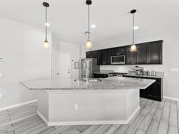 3rd image of 8106 Diggy Ave
