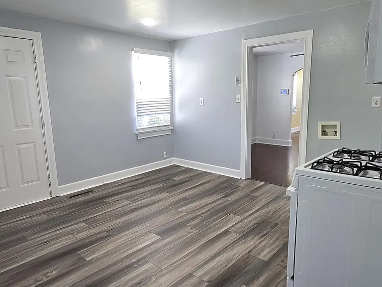 Large eat-in kitchen