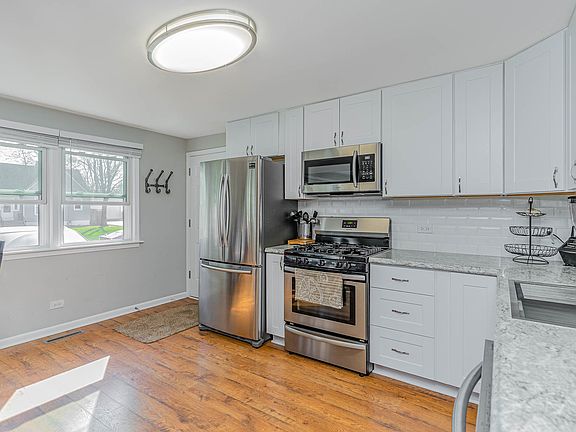 5th image of 324 N Prospect Dr