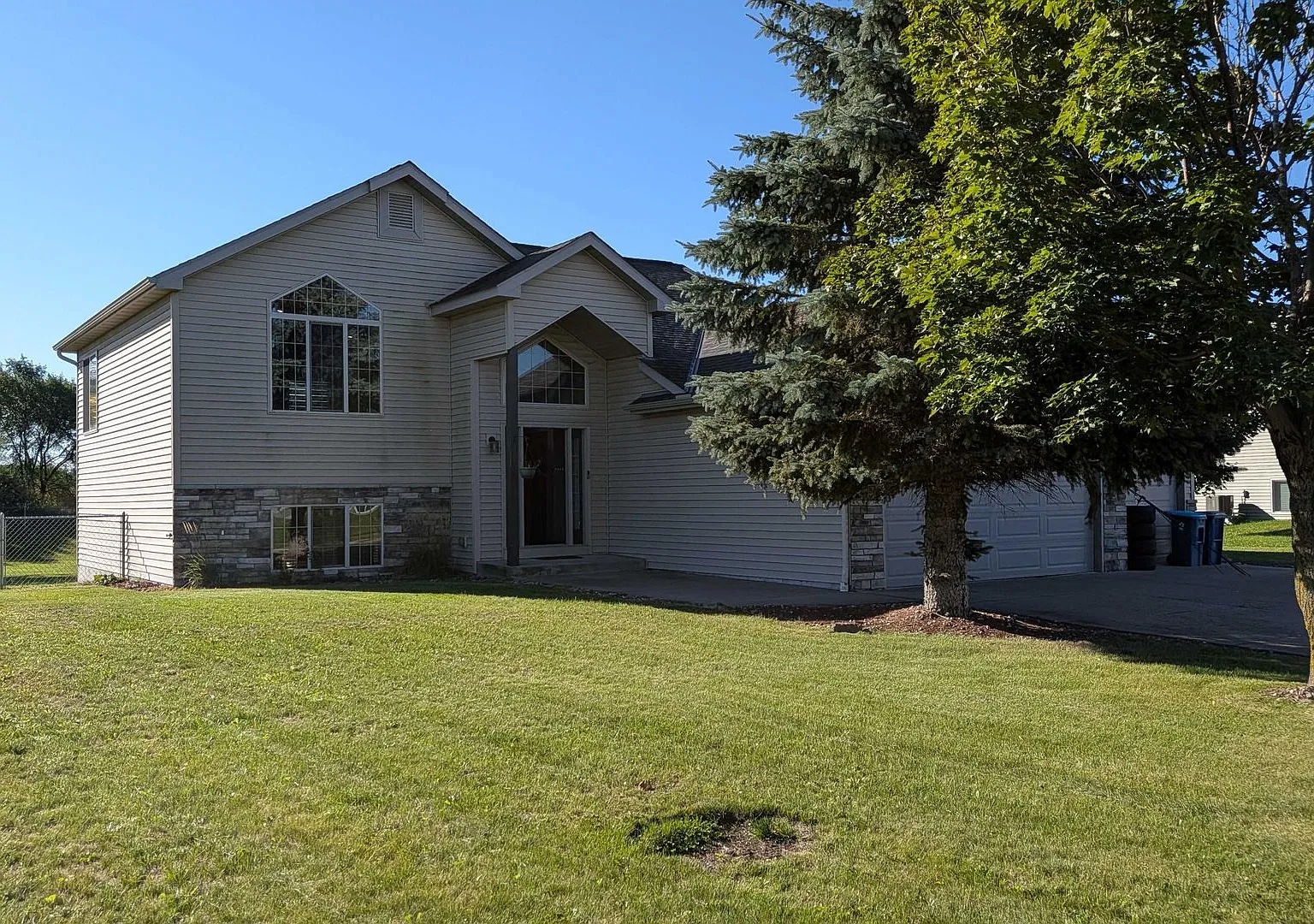 739 Lauren Ave, Clearwater, MN 55320 — Photo 1