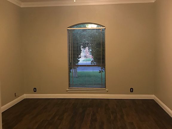 3rd image of 5304 Sherwood Dr