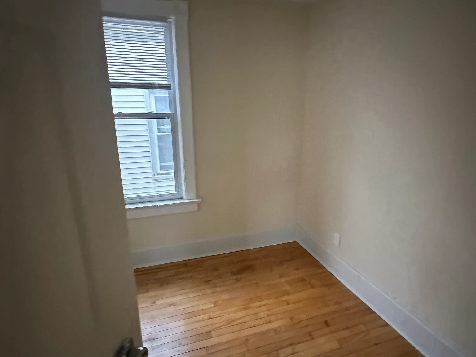 4 bed, 1600 sqft, $1,800 — Photo 3