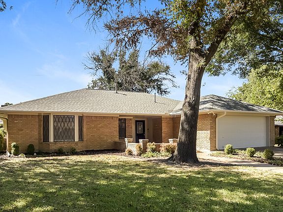 3rd image of 1918 Aspen Dr