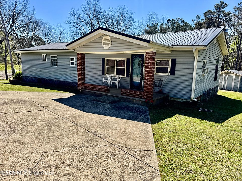 1st image of 24 Evergreen Ln