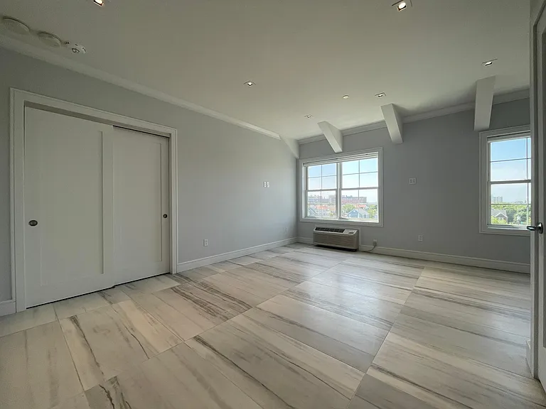 251 E Park Ave #B — Photo 2