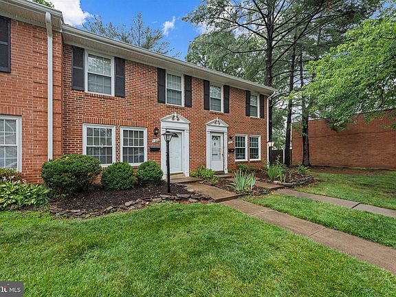 3rd image of 129 N Duke Dr