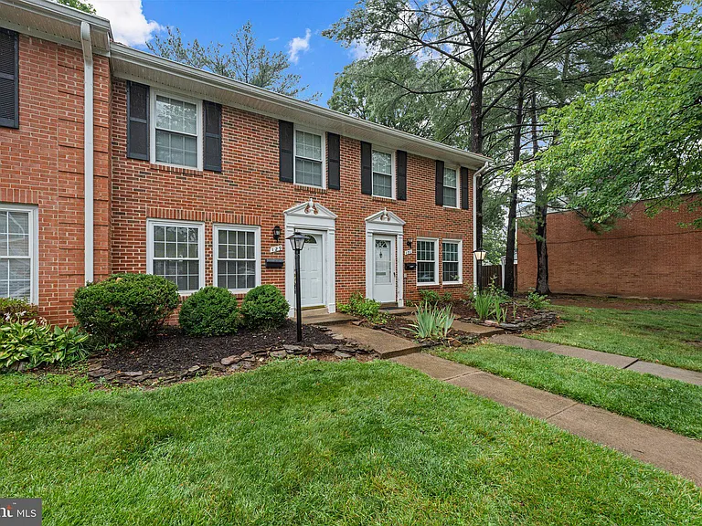129 N Duke Dr — Photo 3
