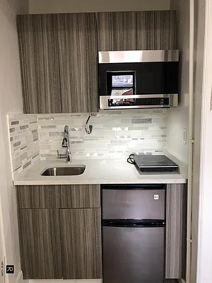 Rented by R New York | media 14