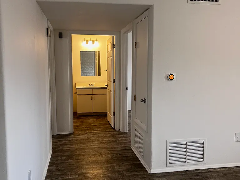 2415 N Columbus Blvd #3 — Photo 4