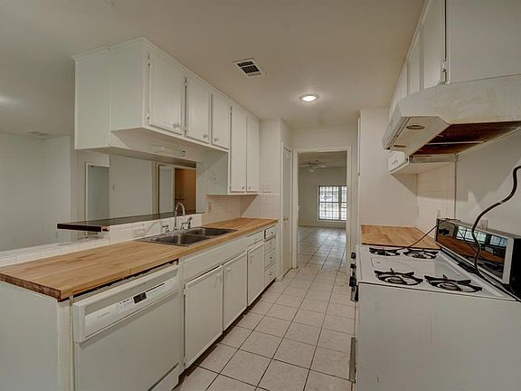 4th image of 4827 Charriton Dr