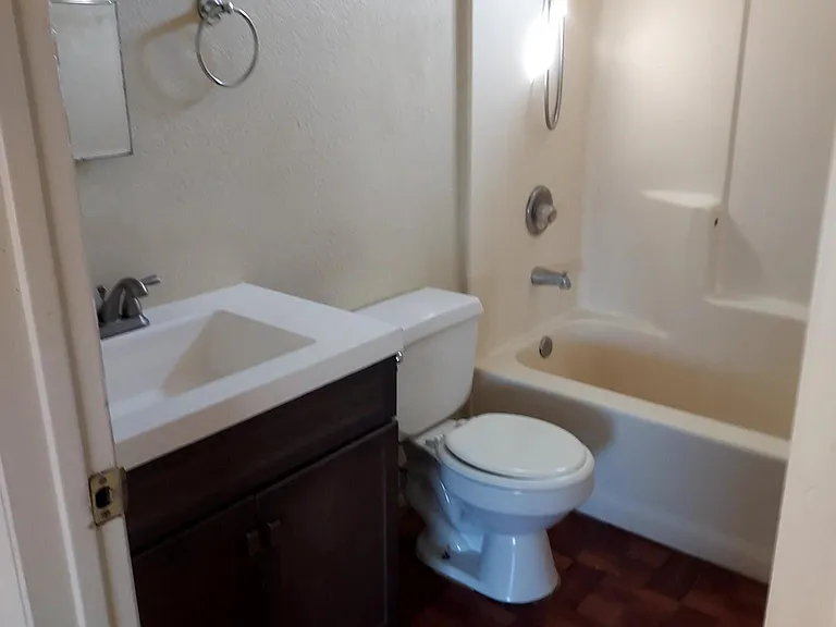813 N 8th Ave #B-2 — Photo 6