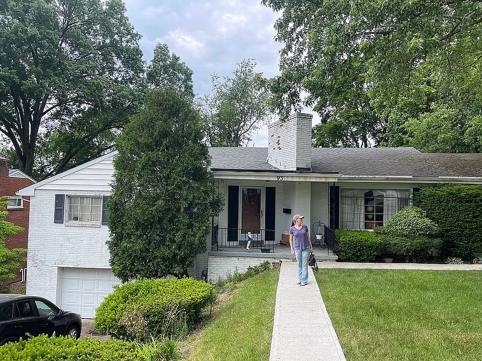 1st image of 93 Sprucewood Dr