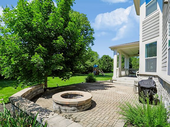 5th image of 3561 Shady Lake Dr