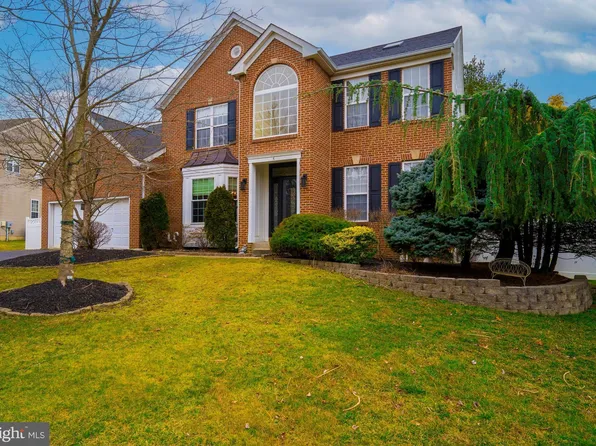 6 Stonehedge Dr, East Windsor, NJ 08520