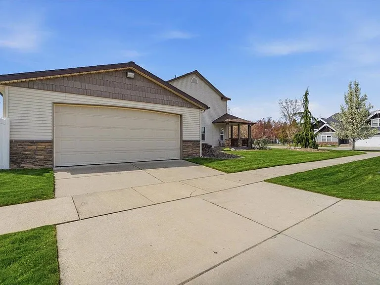 621 E Round Up Cir — Photo 3