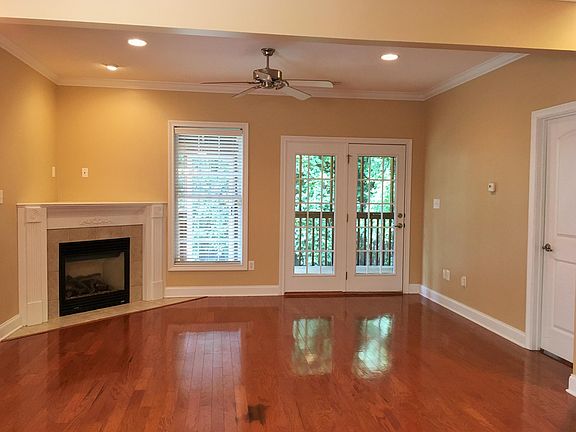 2nd image of 655 Yorkland Way