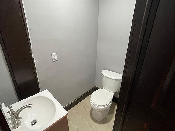 4th image of 11 McPherson Ter #2