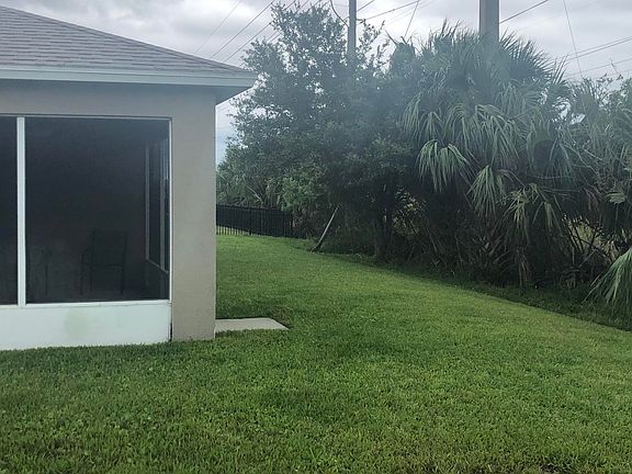 2nd image of 1048 Osborne Ct