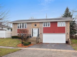 1030 Hillview Dr, Lemont, IL 60439