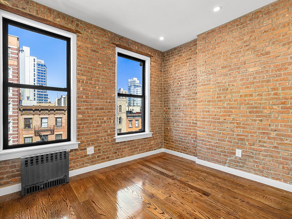 1st image of 280 E 10th St #Penthouse 3