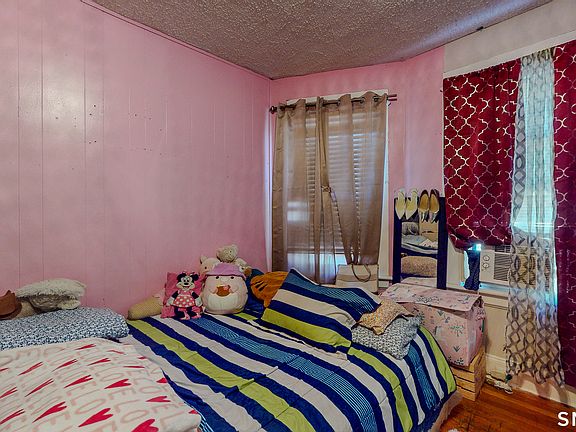 5th image of 107 Fairview Avenue