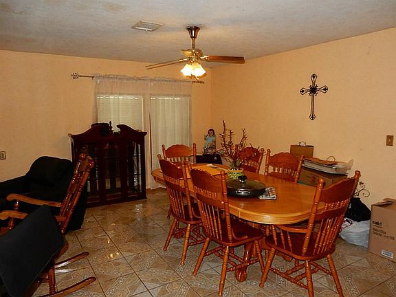 4th image of 2813 Camille St