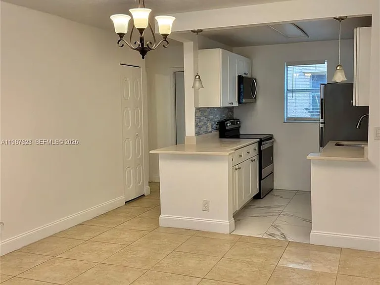 550 SW 2nd Ave #1210 — Photo 4