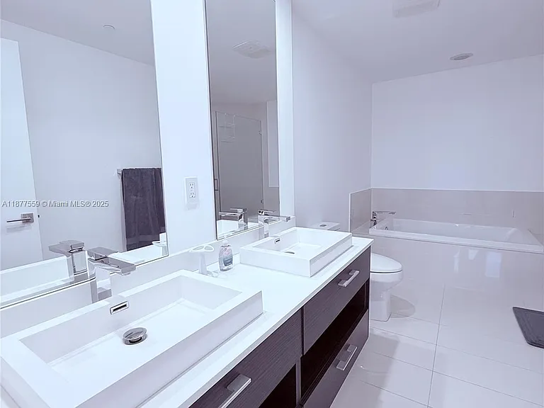 55 SW 9th St #4003 — Photo 22