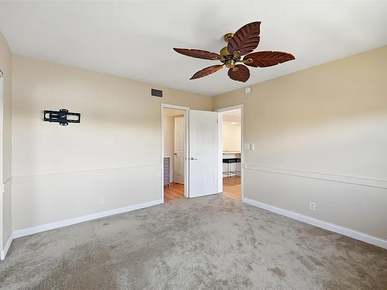 801 NE 18th Ct #202 — Photo 15