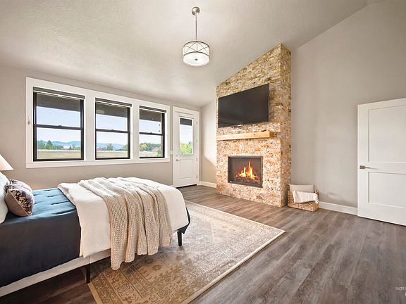 5th image of 653 W Heikes Ln