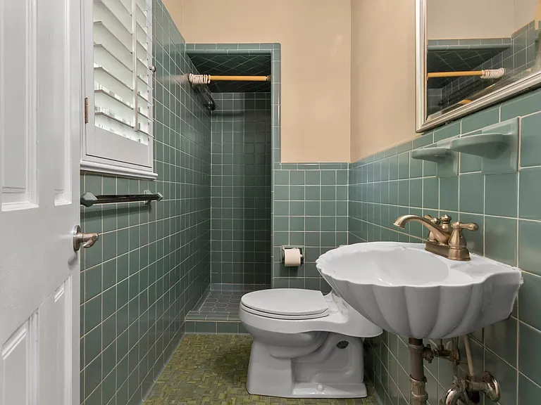 4909 Northwood Lake Dr E — Photo 19