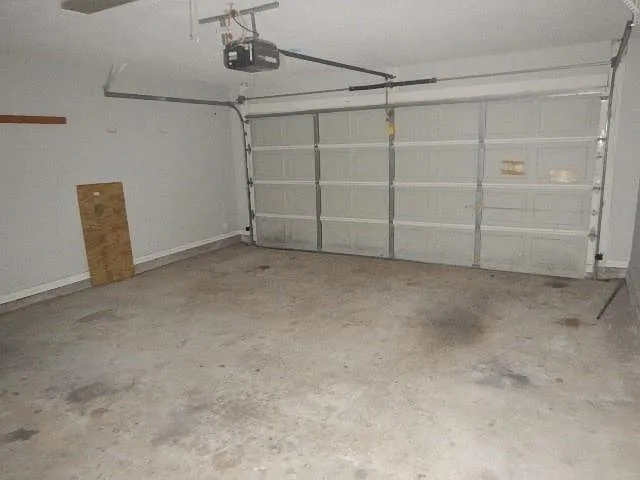 2227 S Village Green St — Photo 3