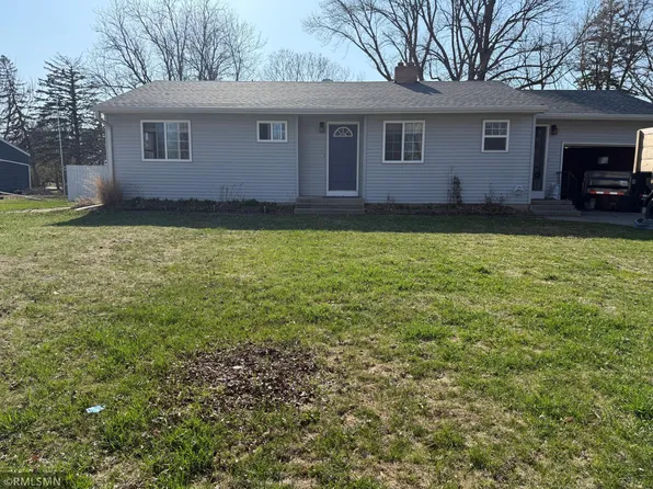 540 S 9th St, Bird Island, MN 55310