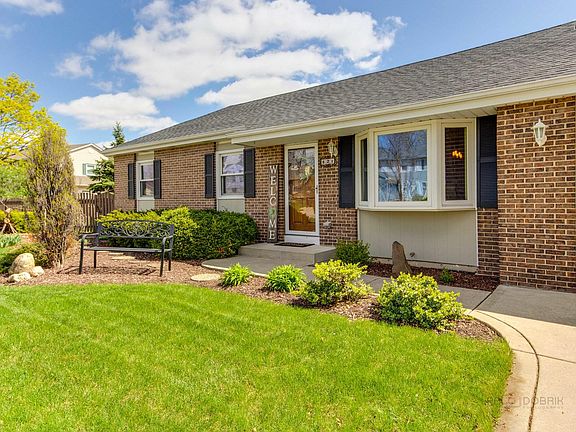 2nd image of 821 Long Meadow Dr