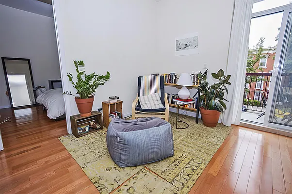 Rented by Level Group | media 12