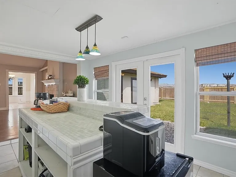 6826 Sahara Dr — Photo 36