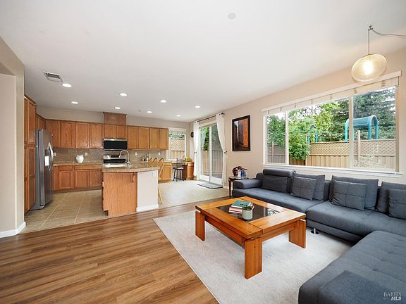 3rd image of 4615 Sorrento Way