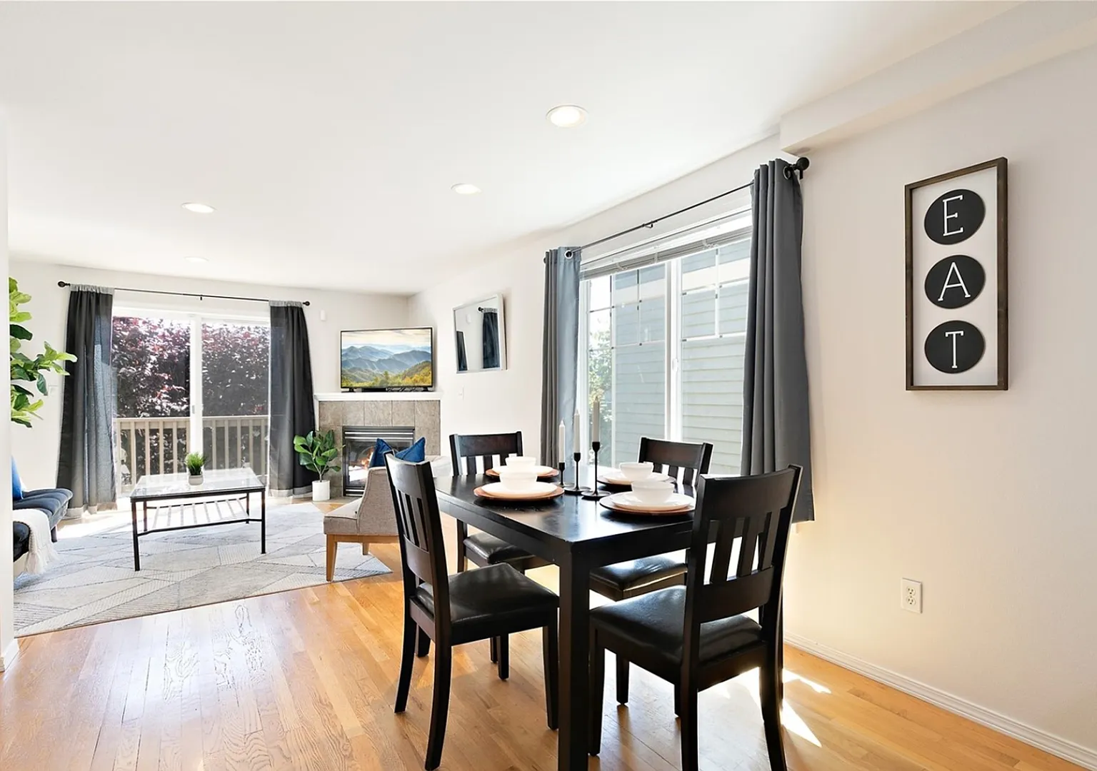 Wonderful 3 Bed Townhome W/Garage In Northgate! Available 10/7/2026! — Photo 2