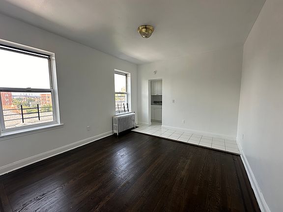5th image of 31 Kensington Ave #B2