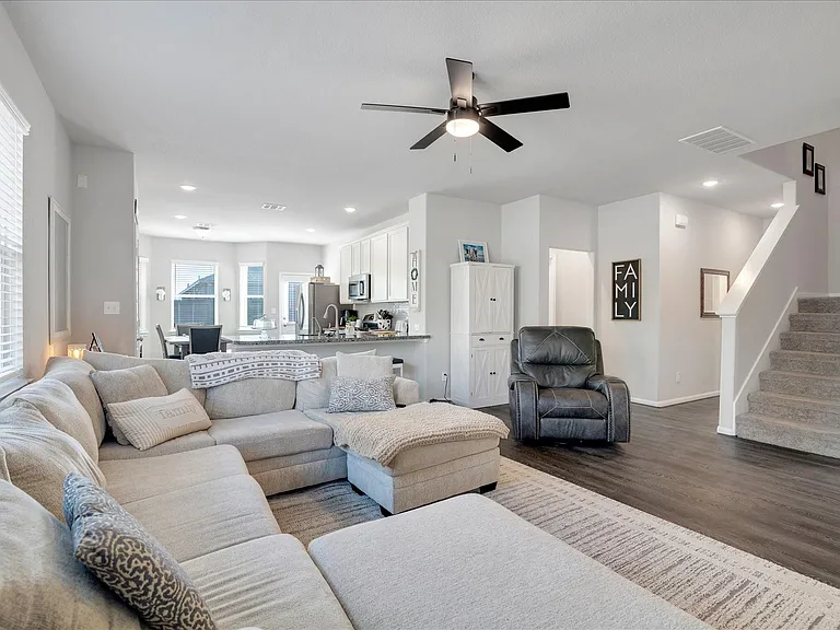 8426 Moonlight Bay Cir — Photo 12
