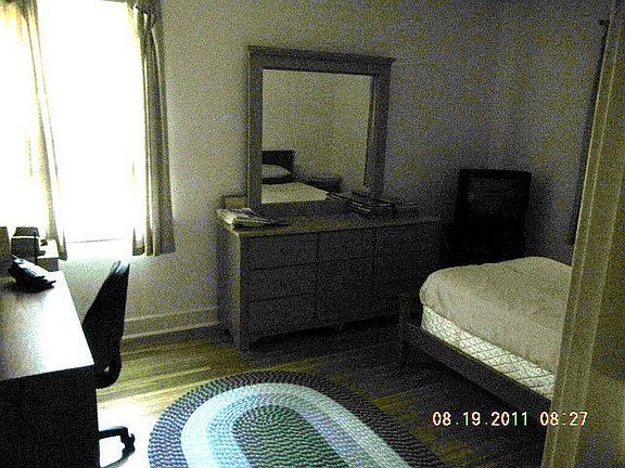2nd image of 940 Louisiana Ave