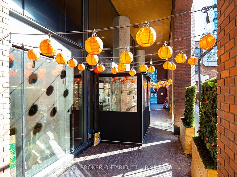 501 Adelaide St W #1308 — Photo 33