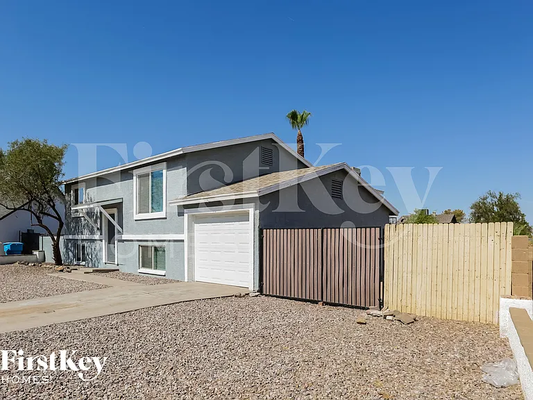 6008 S 45th Pl — Photo 2