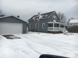 28 N Mitchell St, Gwinn, MI 49841