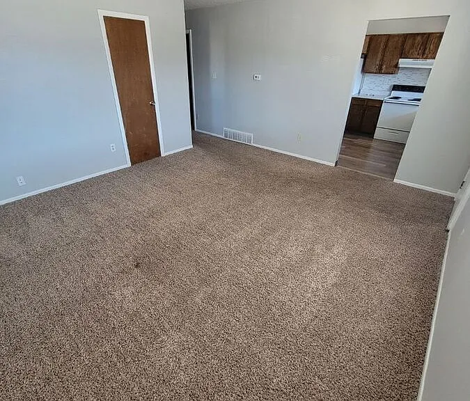1017 Delaware Dr #2 — Photo 2